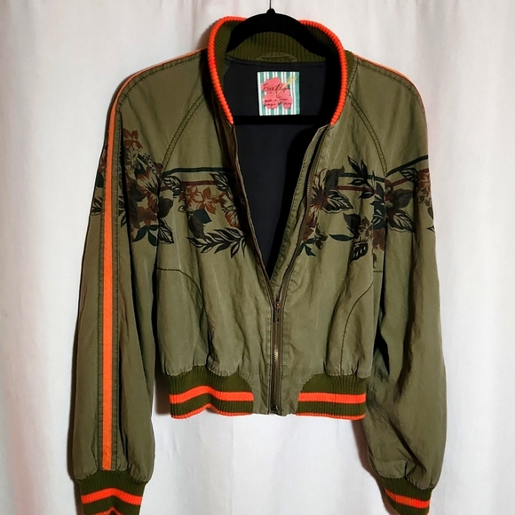 Free People Jackets & Blazers - Free People Green Floral Full Zip Cropped Jacket Size Large